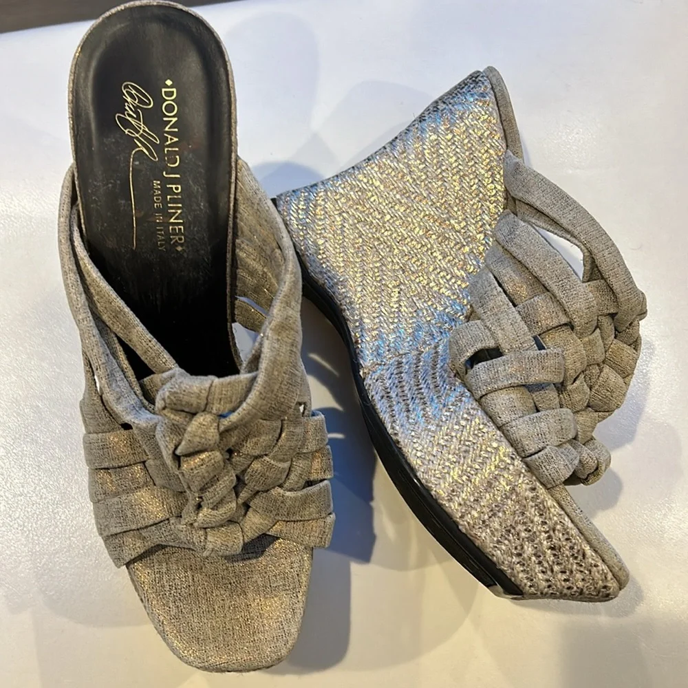 Donald Pliner Soft Gold Metallic Espadrille Mule Wedge Sandals- sz 9.5 - Picture 11 of 13